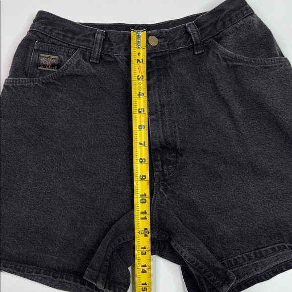 Vintage Wrangler For Women Black Denim Shorts Size 12 Average Waist 28 - Picture 3 of 8
